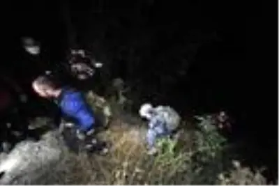 Uludağ eteklerinde kaybolan 4 kişi, 6 saat sonra bulundu (Tüm Aktüel Görüntülerle) Uludağ eteklerinde kaybolan 4 kişi, 6 saat sonra bulundu (Tüm Aktüel Görüntülerle)