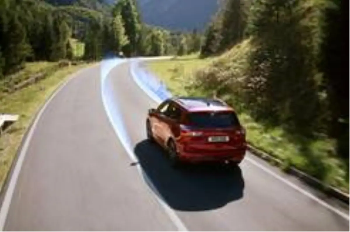 Yenilenen Ford Kuga'ya Euro NCAP'ten 5 yıldız!