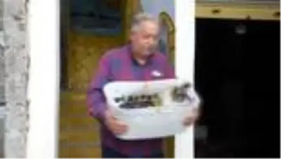 Ablasının anısını mahallelerin duvarlarına yaptığı resimlerle yaşatıyor Ablasının anısını mahallelerin duvarlarına yaptığı resimlerle yaşatıyor