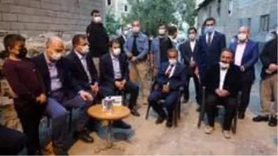 Bakan Soylu'dan teröristlerin katlettiği vatandaşların ailelerine taziye ziyareti Bakan Soylu'dan teröristlerin katlettiği vatandaşların ailelerine taziye ziyareti