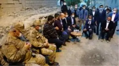 Bakan Soylu'dan teröristlerin katlettiği vatandaşların ailelerine taziye ziyareti Bakan Soylu'dan teröristlerin katlettiği vatandaşların ailelerine taziye ziyareti