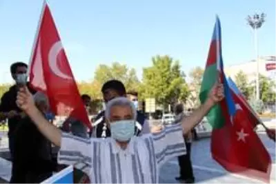 Başkent esnafına Azerbaycan bayrağı