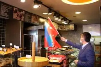 Başkent esnafına Azerbaycan bayrağı
