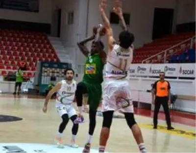 Basketbol Süper Ligi: Aliağa Petkim Spor: 108 Frutti Extra Bursaspor : 80 Basketbol Süper Ligi: Aliağa Petkim Spor: 108 Frutti Extra Bursaspor : 80