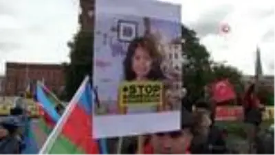 Berlin'de Azerbaycan'a destek mitingi