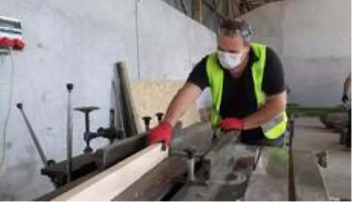 Çan Belediye marangozhanesi imalata başladı