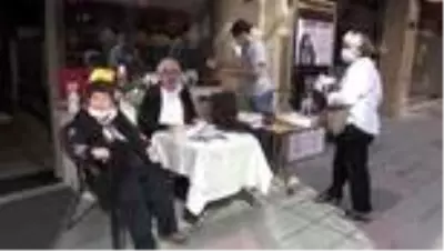 'Ceren Balerinin Çığlığı' adlı kitap için imza günü düzenlendi 'Ceren Balerinin Çığlığı' adlı kitap için imza günü düzenlendi