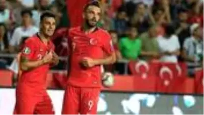 Galatasaray, Fenerbahçe'nin de istediği Kenan Karaman için harekete geçti Galatasaray, Fenerbahçe'nin de istediği Kenan Karaman için harekete geçti