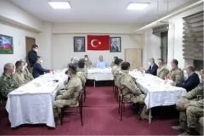 İçişleri Bakanı Süleyman Soylu, İkiyaka Dağları'ndaki askerleri ziyaret etti İçişleri Bakanı Süleyman Soylu, İkiyaka Dağları'ndaki askerleri ziyaret etti
