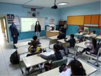 İlçe Milli Eğitim Müdürü Mahmut Demir, okullardaki incelemelerini sürdürüyor İlçe Milli Eğitim Müdürü Mahmut Demir, okullardaki incelemelerini sürdürüyor