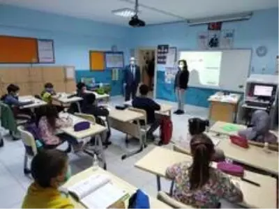 İlçe Milli Eğitim Müdürü Mahmut Demir, okullardaki incelemelerini sürdürüyor İlçe Milli Eğitim Müdürü Mahmut Demir, okullardaki incelemelerini sürdürüyor