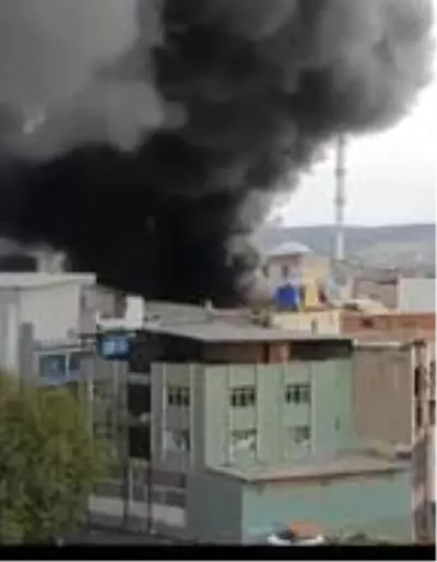 Son dakika haberleri... Polyester üretilen iş yerinde korkutan yangın: 4 kişi dumandan etkilendi Son dakika haberleri... Polyester üretilen iş yerinde korkutan yangın: 4 kişi dumandan etkilendi