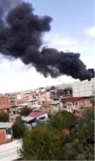 Son dakika haberleri... Polyester üretilen iş yerinde korkutan yangın: 4 kişi dumandan etkilendi Son dakika haberleri... Polyester üretilen iş yerinde korkutan yangın: 4 kişi dumandan etkilendi