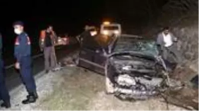 Kastamonu'da minibüs ile otomobil çarpıştı: 10 yaralı Kastamonu'da minibüs ile otomobil çarpıştı: 10 yaralı