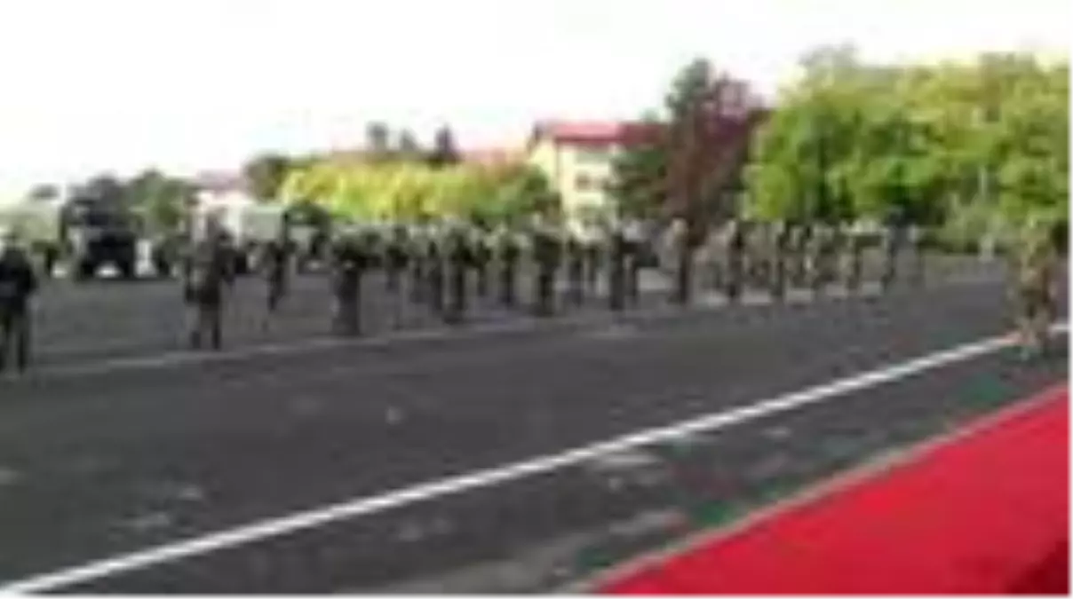 Kuzey Makedonya'dan NATO'nun Kosova Barış Gücü'ne ilk askeri birlik gönderildi