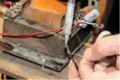Ömrünün 54 yılını radyo tamir ederek geçirdi Ömrünün 54 yılını radyo tamir ederek geçirdi