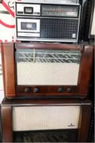 Ömrünün 54 yılını radyo tamir ederek geçirdi Ömrünün 54 yılını radyo tamir ederek geçirdi