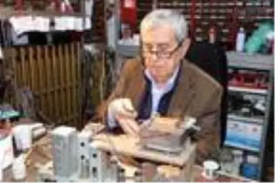 Ömrünün 54 yılını radyo tamir ederek geçirdi Ömrünün 54 yılını radyo tamir ederek geçirdi