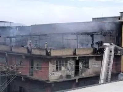 Son dakika haberleri... Polyester üretilen iş yerinde korkutan yangın: 4 kişi dumandan etkilendi Son dakika haberleri... Polyester üretilen iş yerinde korkutan yangın: 4 kişi dumandan etkilendi