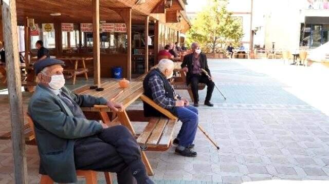 'Sakin şehir' ünvanlı Şavşat'ta koronavirüs vaka sayısı bitme noktasına geldi 'Sakin şehir' ünvanlı Şavşat'ta koronavirüs vaka sayısı bitme noktasına geldi