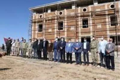 Son dakika haber! Şehit Eren Öztürk, Ahlat'taki kabri başında anıldı Son dakika haber! Şehit Eren Öztürk, Ahlat'taki kabri başında anıldı