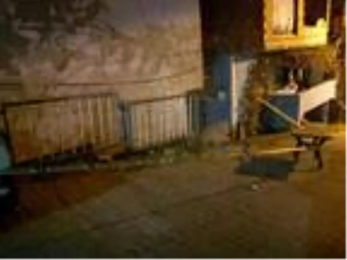 Sokak ortasında silahlı saldırıya uğradı