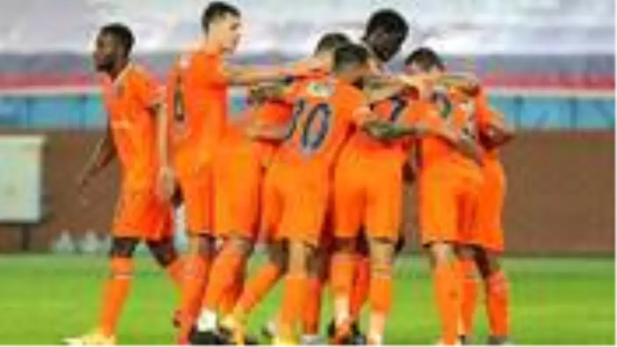 Son Dakika: Medipol Başakşehir, deplasmanda Trabzonspor'u 2-0 mağlup etti