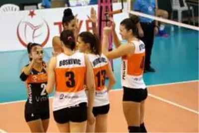 Sultanlar Ligi: Eczacıbaşı VitrA: 3 - THY: 0 Sultanlar Ligi: Eczacıbaşı VitrA: 3 - THY: 0