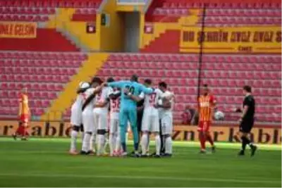 Süper Lig: Kayserispor: 0 Sivasspor: 1 (İlk yarı) Süper Lig: Kayserispor: 0 Sivasspor: 1 (İlk yarı)