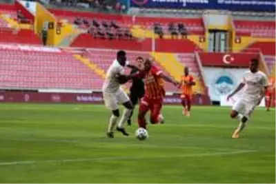 Süper Lig: Kayserispor: 0 Sivasspor: 1 (İlk yarı) Süper Lig: Kayserispor: 0 Sivasspor: 1 (İlk yarı)
