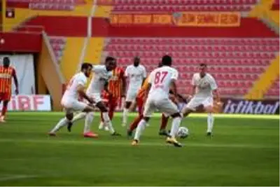 Süper Lig: Kayserispor: 0 Sivasspor: 1 (İlk yarı) Süper Lig: Kayserispor: 0 Sivasspor: 1 (İlk yarı)