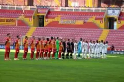 Süper Lig: Kayserispor: 0 Sivasspor: 1 (İlk yarı) Süper Lig: Kayserispor: 0 Sivasspor: 1 (İlk yarı)
