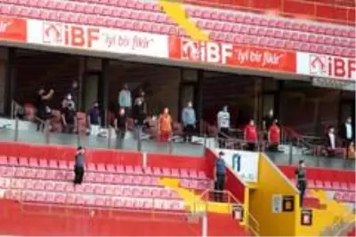 Süper Lig: Kayserispor: 0 Sivasspor: 1 (İlk yarı) Süper Lig: Kayserispor: 0 Sivasspor: 1 (İlk yarı)