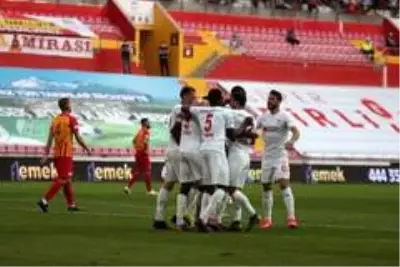 Süper Lig: Kayserispor: 1 - Sivasspor: 3 (Maç Sonucu) Süper Lig: Kayserispor: 1 - Sivasspor: 3 (Maç Sonucu)