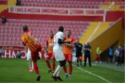 Süper Lig: Kayserispor: 1 - Sivasspor: 3 (Maç Sonucu) Süper Lig: Kayserispor: 1 - Sivasspor: 3 (Maç Sonucu)