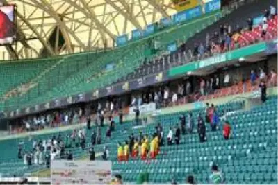 Süper Lig: Konyaspor: 0 Yeni Malatyaspor: 0 (İlk yarı) Süper Lig: Konyaspor: 0 Yeni Malatyaspor: 0 (İlk yarı)