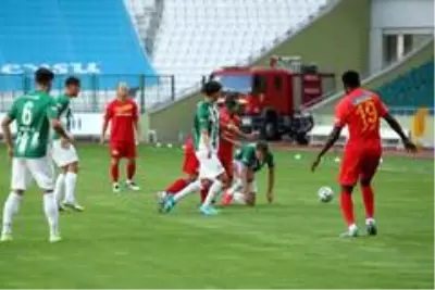 Süper Lig: Konyaspor: 0 Yeni Malatyaspor: 0 (İlk yarı) Süper Lig: Konyaspor: 0 Yeni Malatyaspor: 0 (İlk yarı)