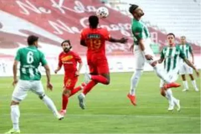 Süper Lig: Konyaspor: 0 Yeni Malatyaspor: 0 (İlk yarı) Süper Lig: Konyaspor: 0 Yeni Malatyaspor: 0 (İlk yarı)