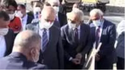 Ulaştırma ve Altyapı Bakanı Karaismailoğlu, Harput Mahallesini gezdi Ulaştırma ve Altyapı Bakanı Karaismailoğlu, Harput Mahallesini gezdi