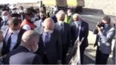Ulaştırma ve Altyapı Bakanı Karaismailoğlu, Harput Mahallesini gezdi Ulaştırma ve Altyapı Bakanı Karaismailoğlu, Harput Mahallesini gezdi
