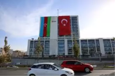 Ümraniye Belediyesi'nden Azerbaycan'a bayraklı destek