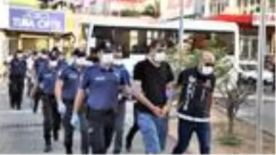 Son dakika haberi: Uyuşturucu satıcılarına şafak operasyonu: 19 tutuklama Son dakika haberi: Uyuşturucu satıcılarına şafak operasyonu: 19 tutuklama