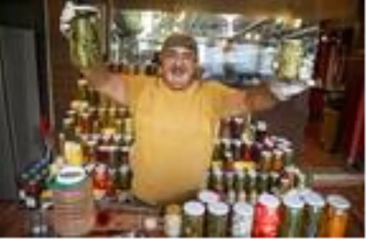 240 çeşit turşu yapan restoran işletmecisi: Turşu sirkeyle yapılır