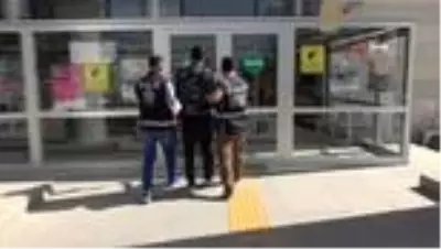 32 suç kaydı bulunan şüpheli, çaldığı araçla gezerken yakalandı 32 suç kaydı bulunan şüpheli, çaldığı araçla gezerken yakalandı