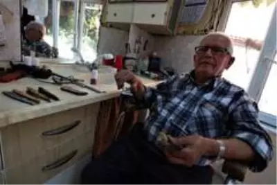 66 yıldır ekmeğini makas ve usturadan çıkarıyor 66 yıldır ekmeğini makas ve usturadan çıkarıyor