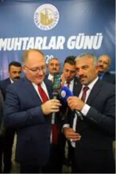 Bakan Soylu, telefonla Sivas'taki muhtarların gününü kutladı Bakan Soylu, telefonla Sivas'taki muhtarların gününü kutladı