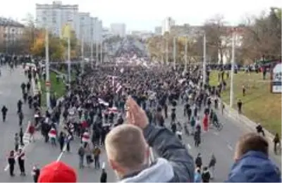 Son dakika haberleri: Belarus'ta protestocular ile polis arasında arbede Son dakika haberleri: Belarus'ta protestocular ile polis arasında arbede