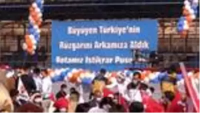 Son dakika haberi: Cumhurbaşkanı Erdoğan: 'Milletimizle kucaklaşmadan 'gönül siyaseti yapıyorum' diyenler, sufleyi milletten değil başka yerlerden alıyor' Son dakika haberi: Cumhurbaşkanı Erdoğan: 'Milletimizle kucaklaşmadan 'gönül siyaseti yapıyorum' diyenler, sufleyi milletten değil başka yerlerden alıyor'