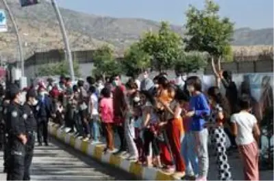 - Cumhurbaşkanı Erdoğan Şırnak'ta çocuklara hediye dağıttı - Cumhurbaşkanı Erdoğan Şırnak'ta çocuklara hediye dağıttı