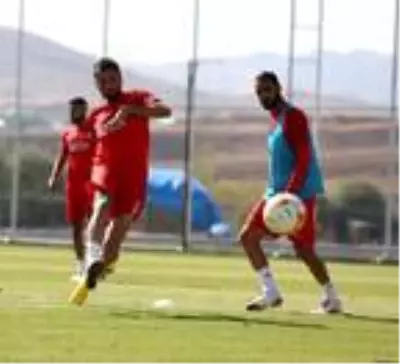 Sivasspor'da Villarreal maçı hazırlıkları başladı Sivasspor'da Villarreal maçı hazırlıkları başladı